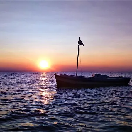 Infinite Blue, Horizon, Elegance, Hospitality